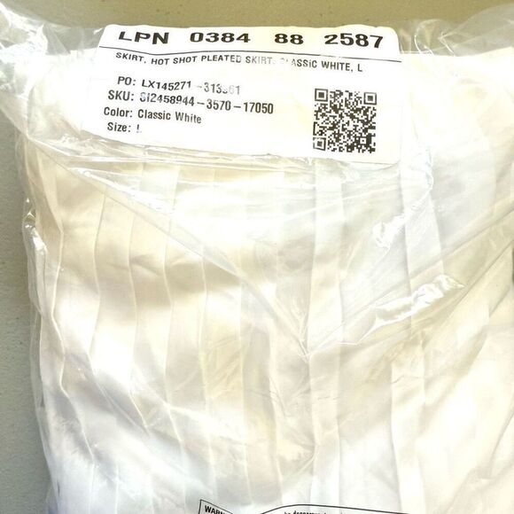 Fabletics Hot Shot Pleated Skirt Classic Mini / White / Size Large NWT - Picture 7 of 7